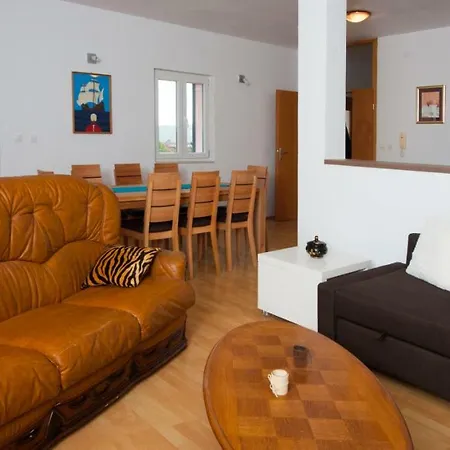 Holiday Home Koprivno 別荘 *