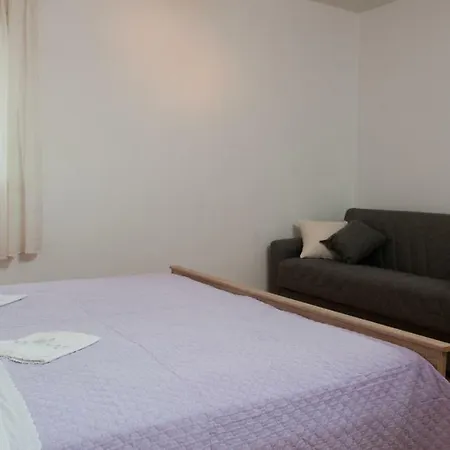 別荘 Holiday Home Koprivno
