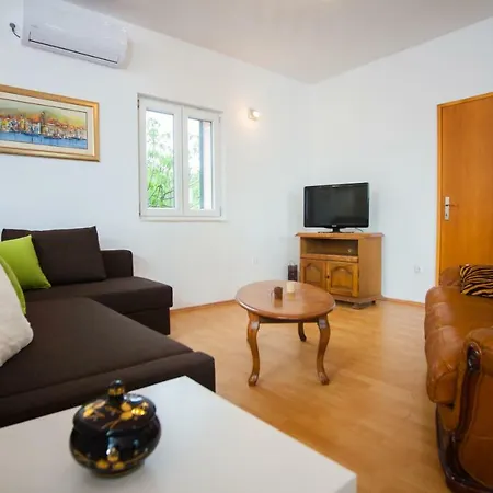 Holiday Home Koprivno 別荘 *