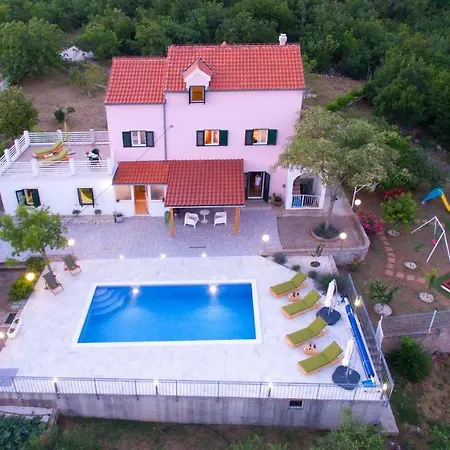 Holiday Home Koprivno *