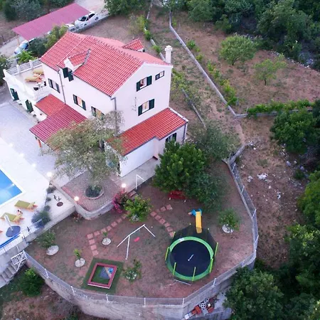 Prázdninový dům Holiday House Koprivno Koprivno