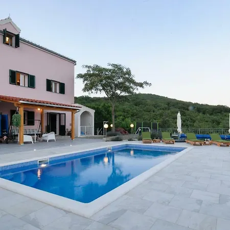 Holiday Home Koprivno 別荘