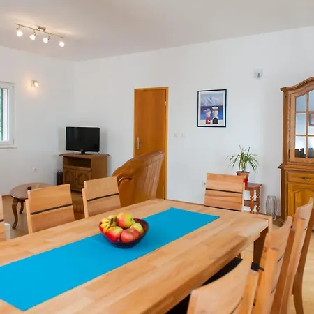 Holiday Home Koprivno 別荘 Koprivno