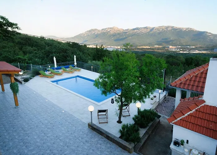 Holiday House Koprivno