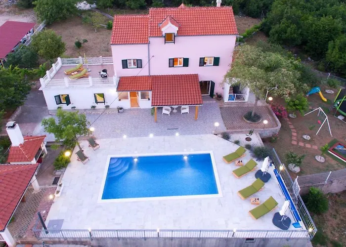 Holiday House Koprivno